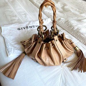 GIVENCHY